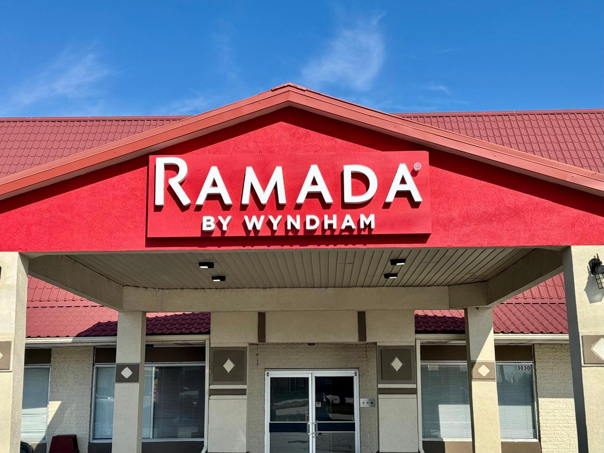 Ramada By Wyndham Lumberton Hotel Eksteriør billede
